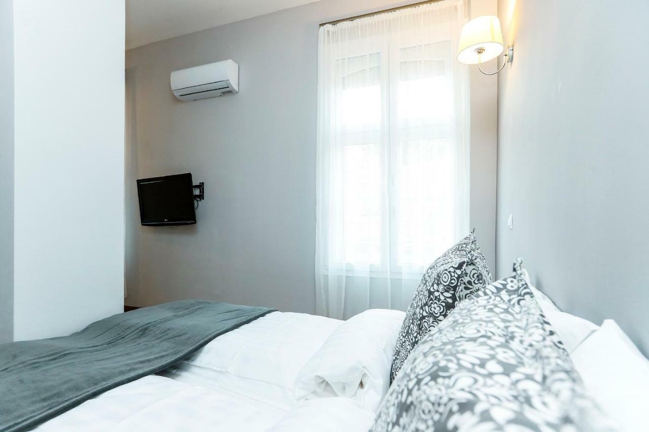 D8 Design Apartment & Studio Eger Eksteriør bilde