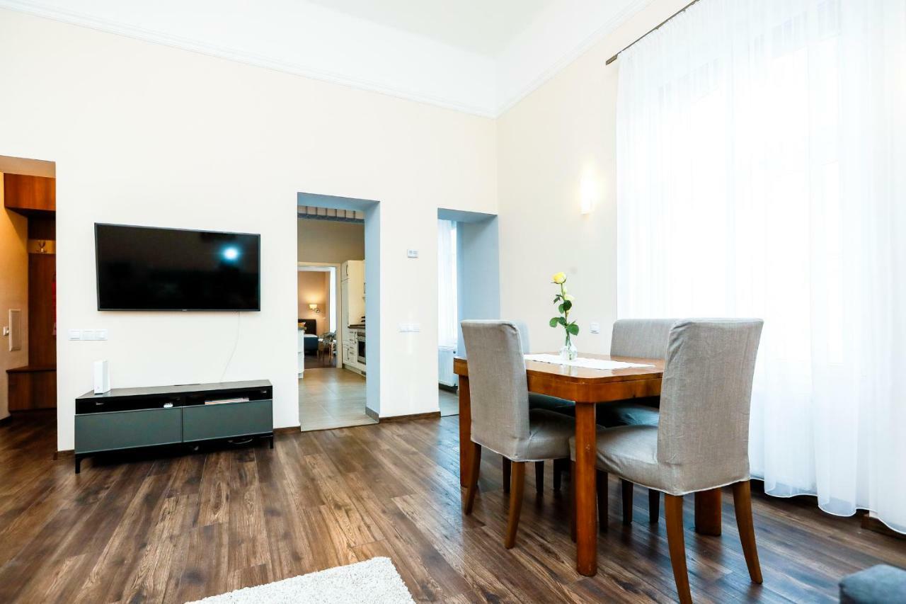 D8 Design Apartment & Studio Eger Eksteriør bilde